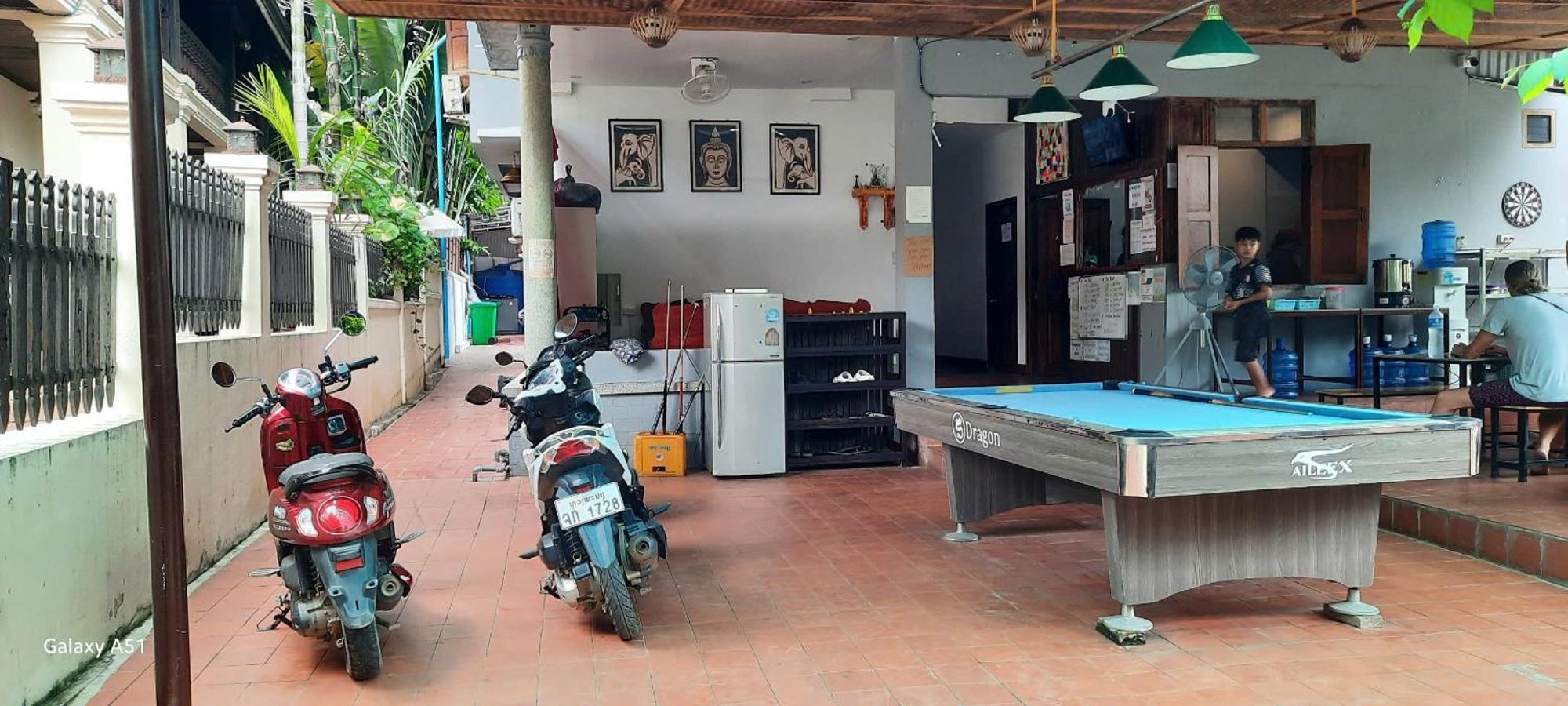 Aurora Backpackers Hostel หลวงพระบาง ภายนอก รูปภาพ